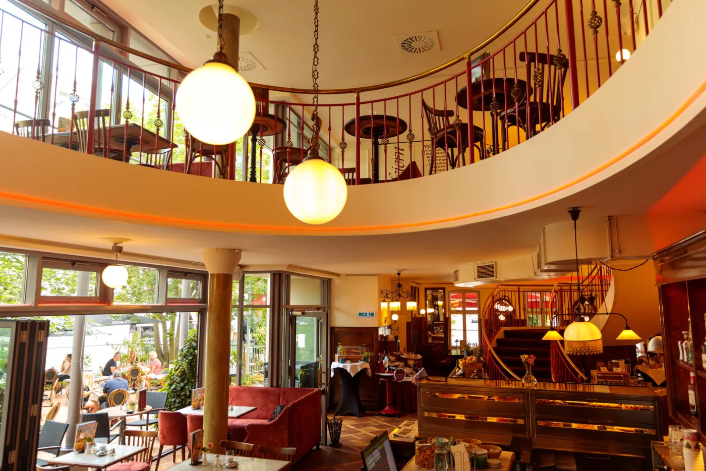 Caféhaus-Innenraum von Das Wiener am Luisenplatz
