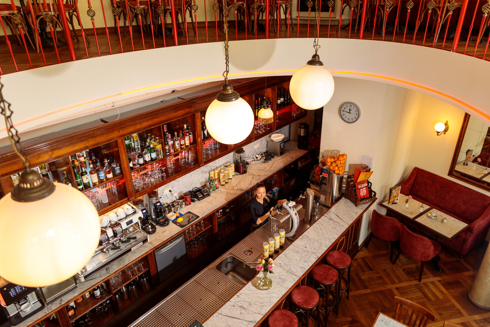 Wiener Kaffeehaus-Ambiente im Wiener am Luisenplatz