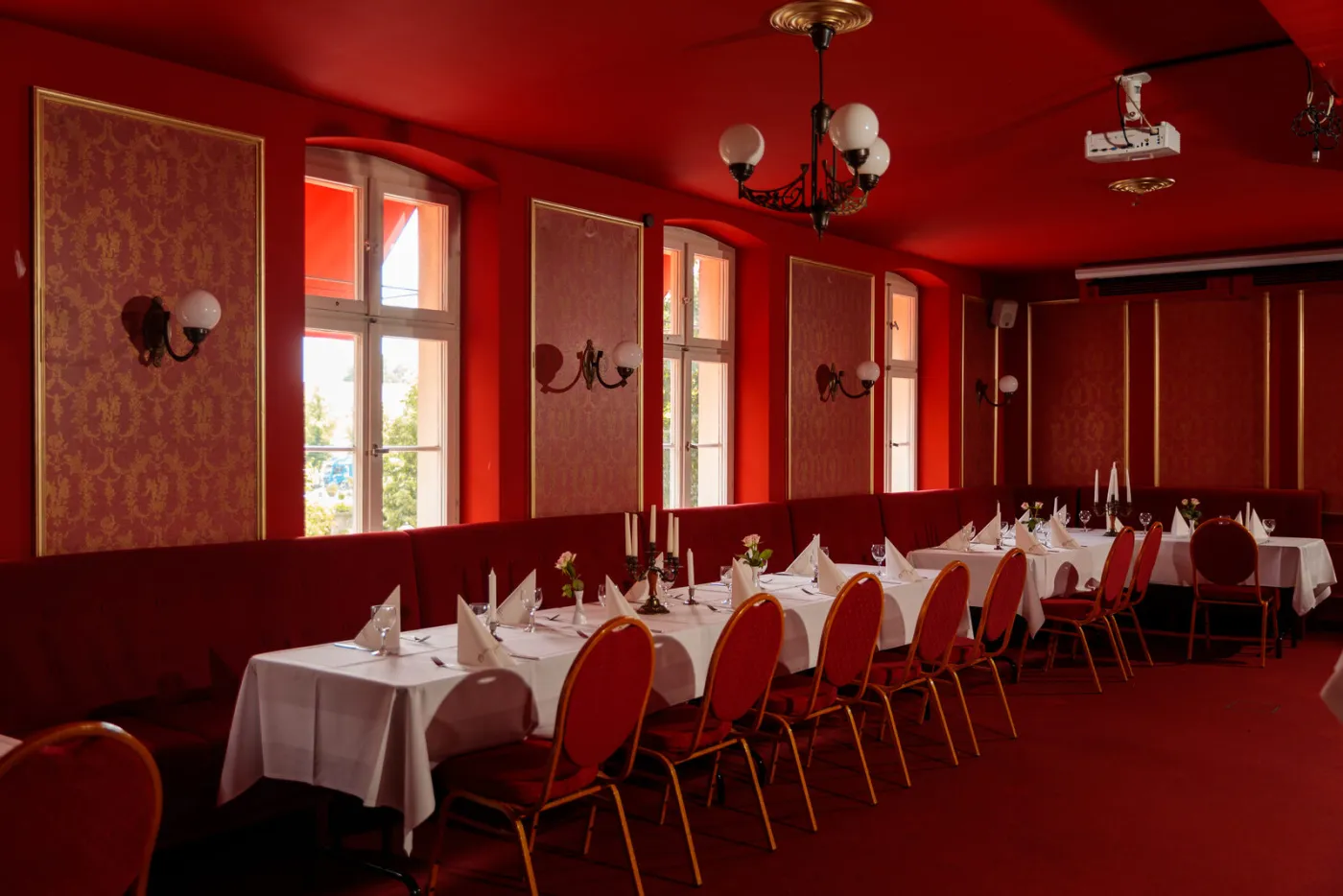 Restaurant und Caféhaus im Wiener am Luisenplatz